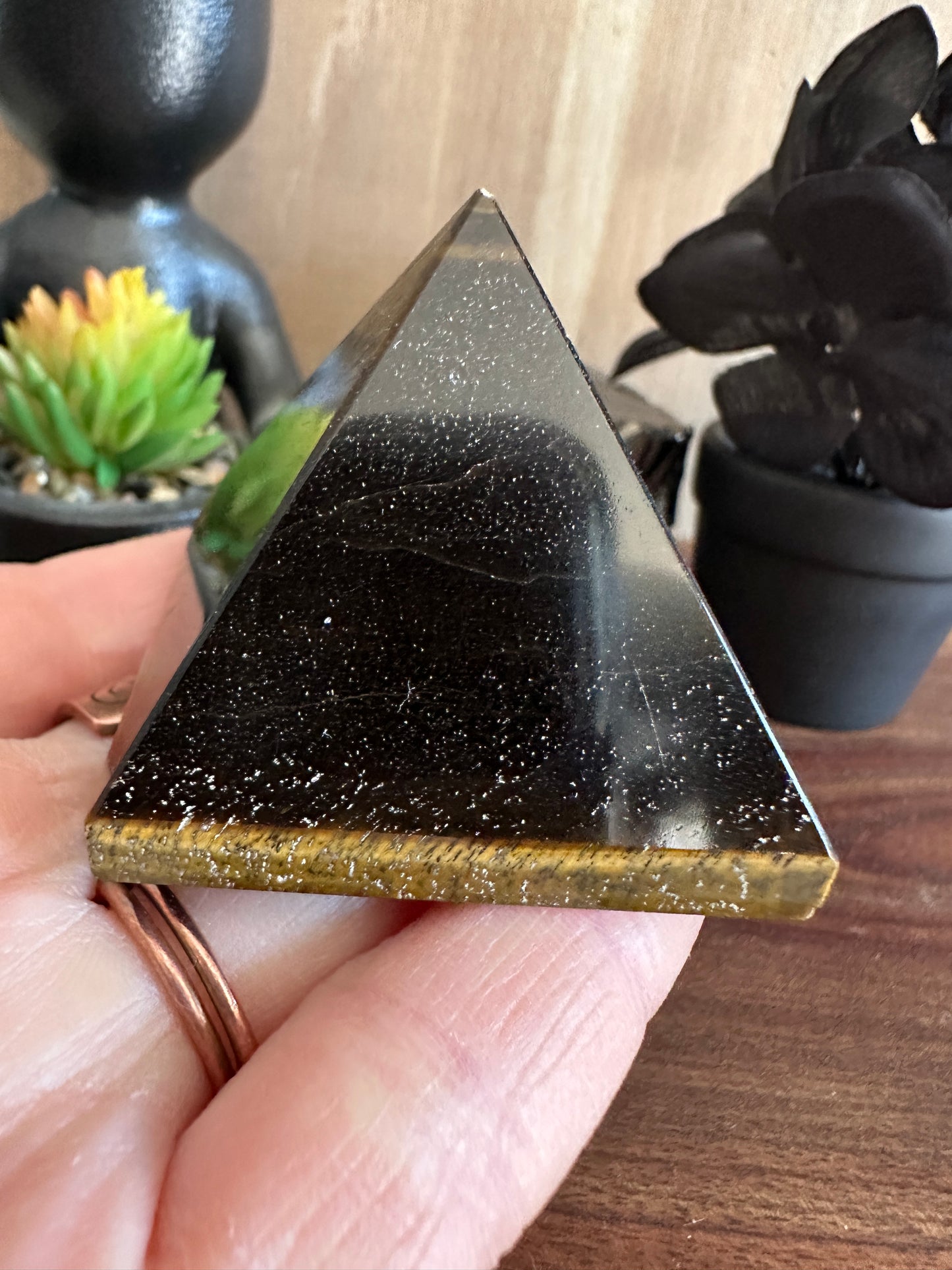 Gold Tiger Eye Pyramid 86g