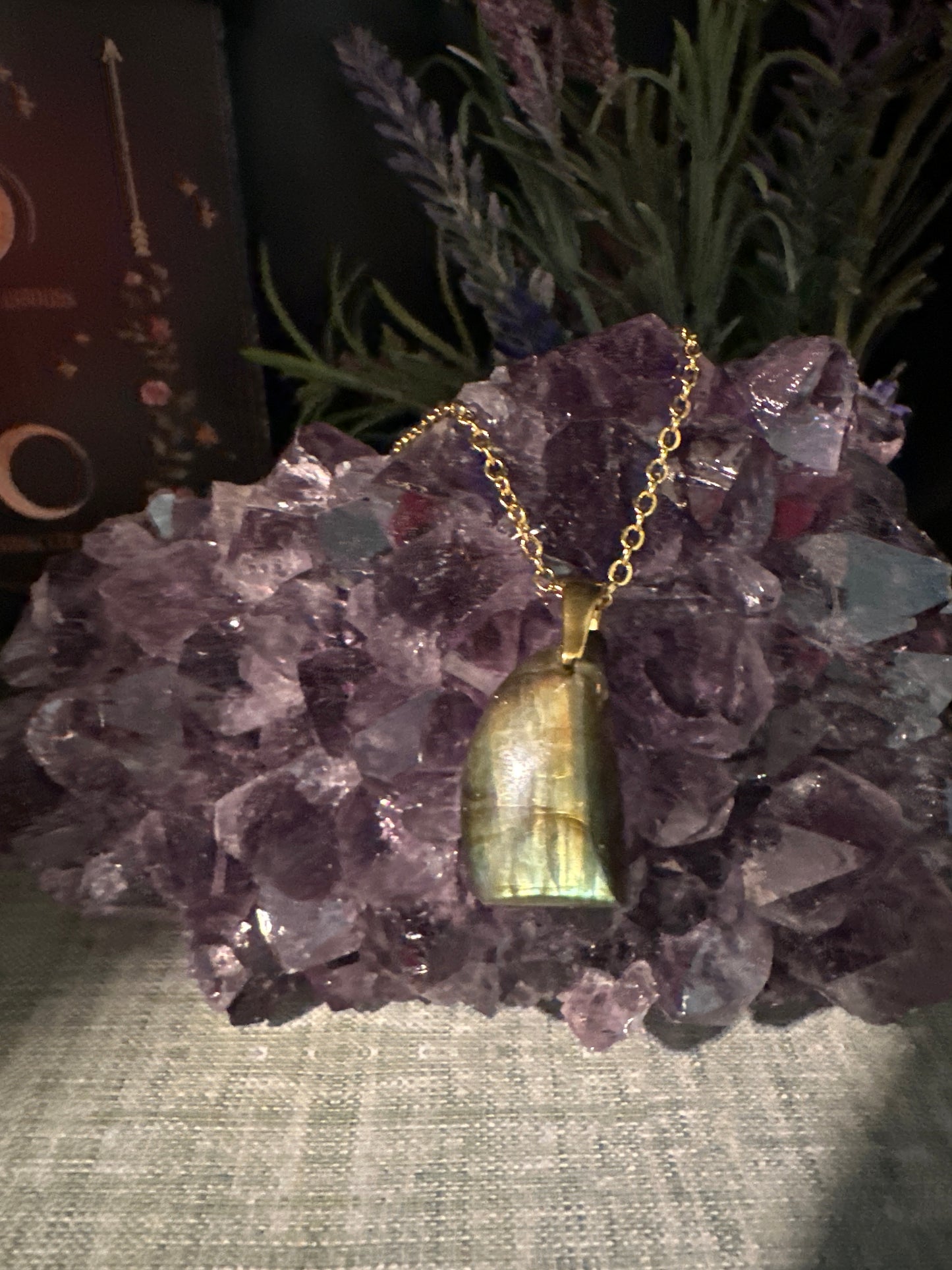 Labradorite necklace (b2)