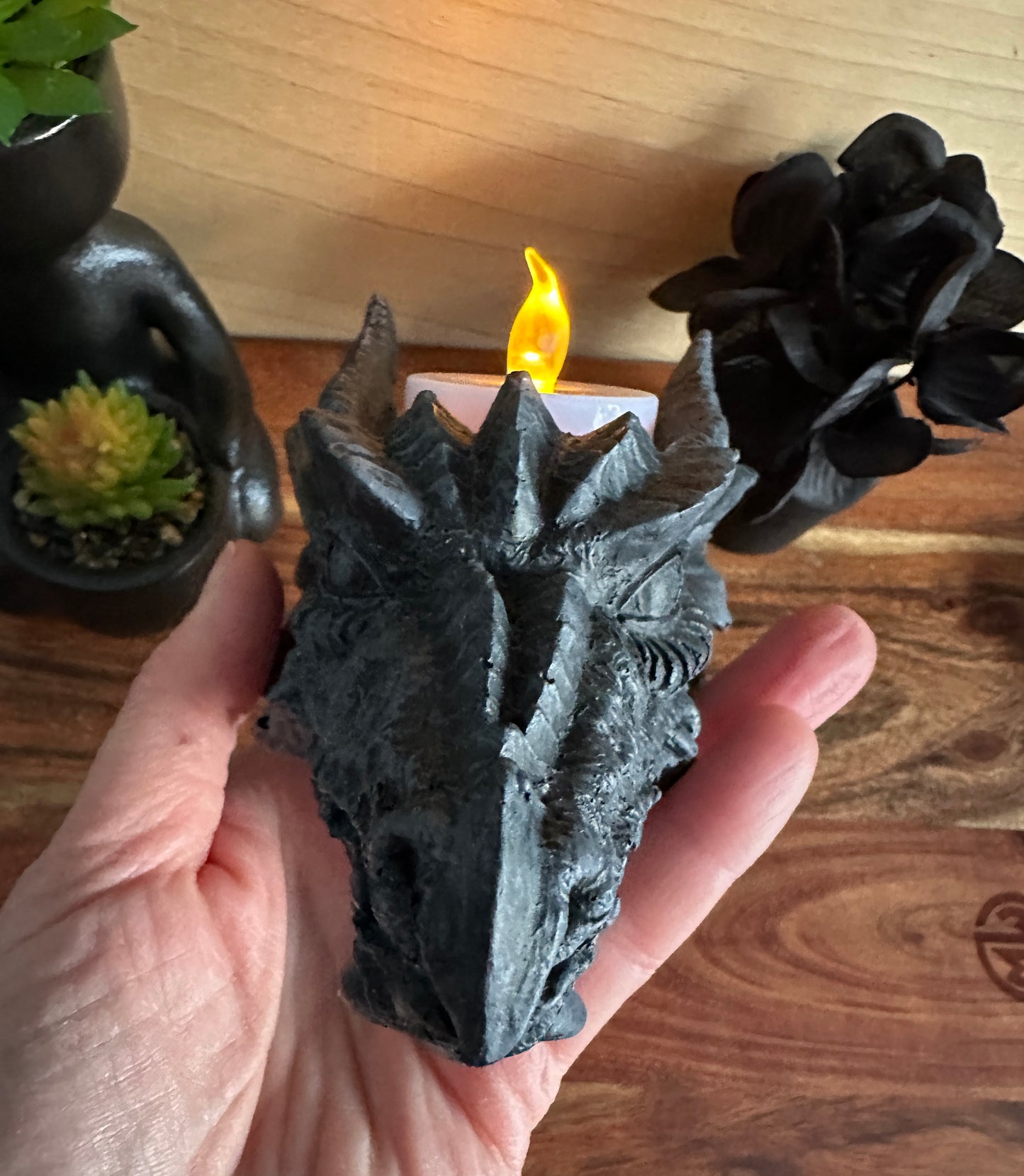 Polyresin Dragon T-lite candle holder