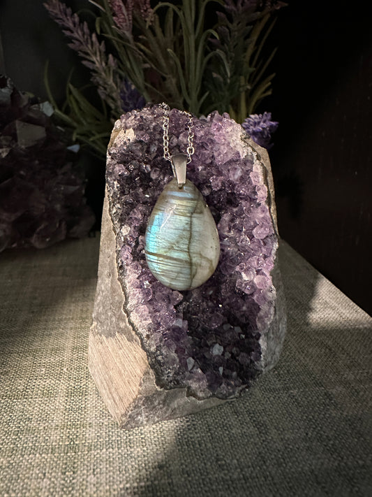 Labradorite necklace (b3)