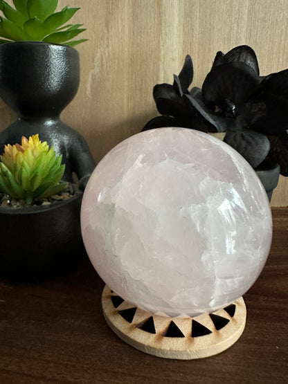 Rose Quartz Sphere 307g