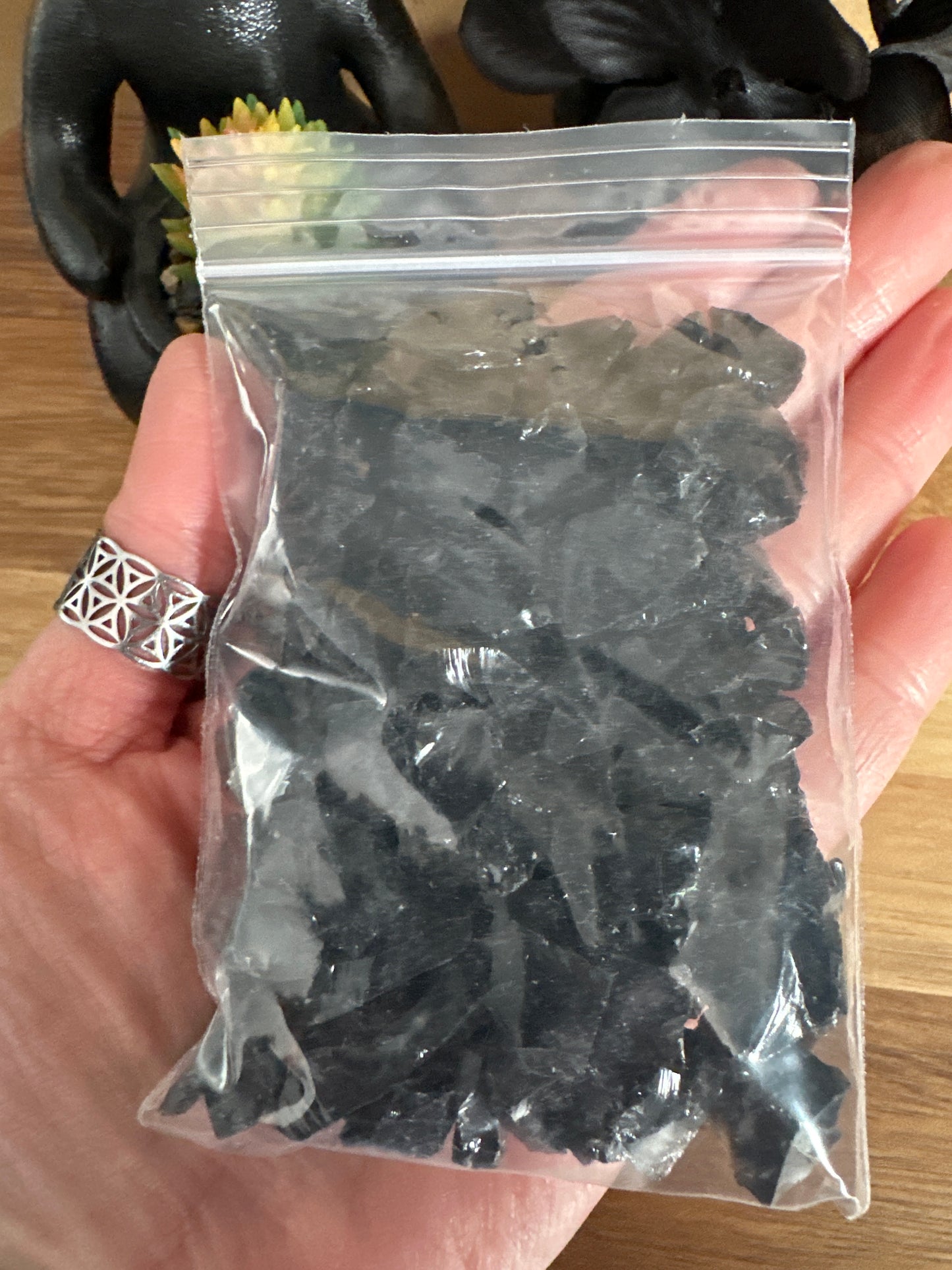 Raw Black Obsidian chips 100g