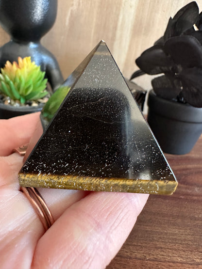 Gold Tiger Eye Pyramid 86g