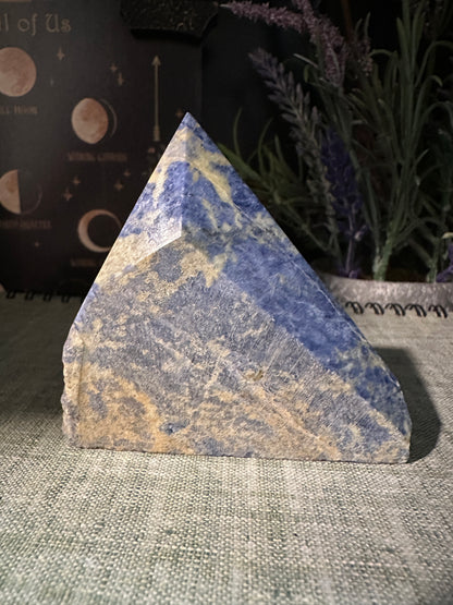 Sodalite Top Polished Points