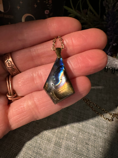 Labradorite necklace (b1)