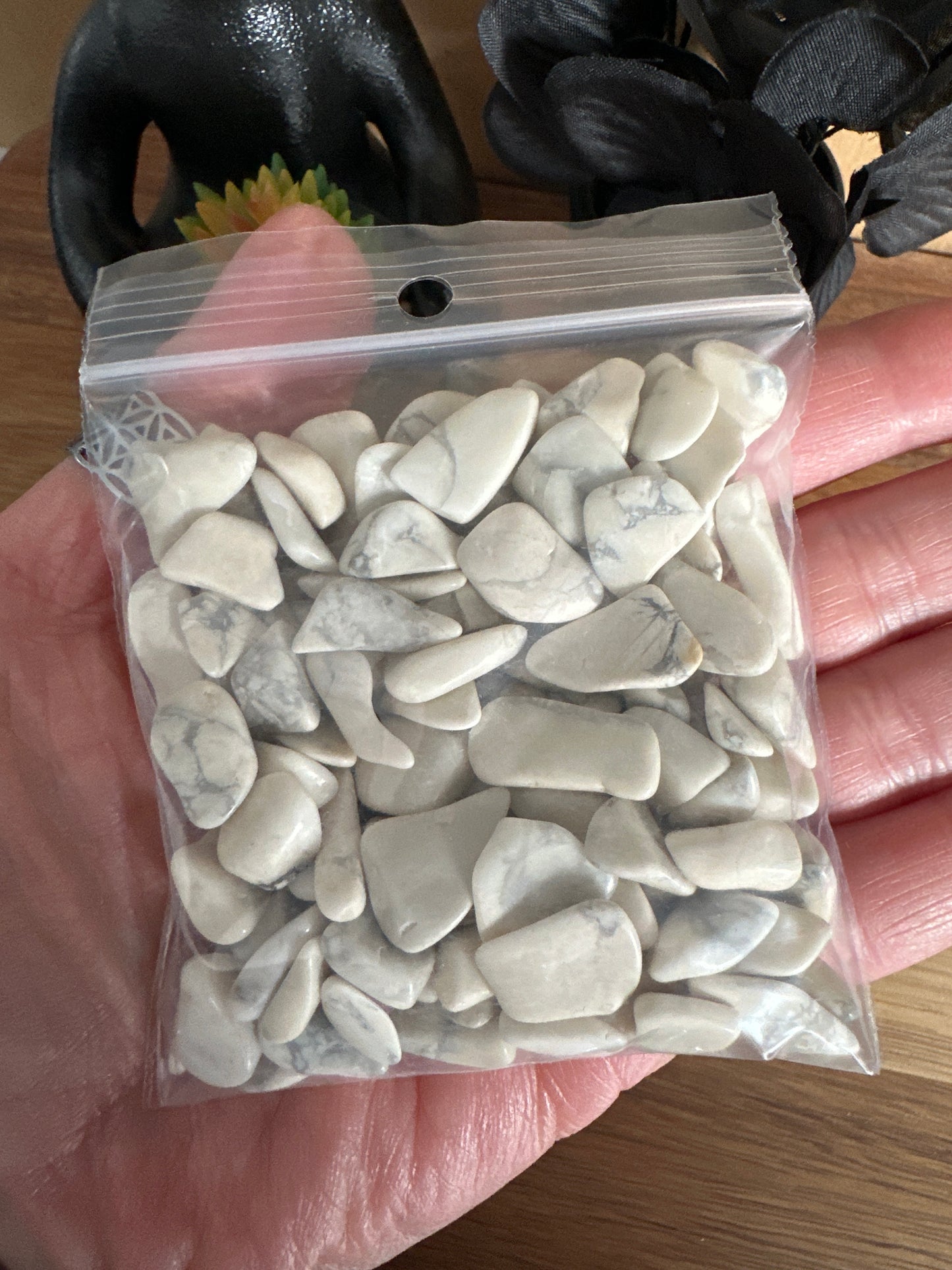 Tumbled Howlite Chips 100g