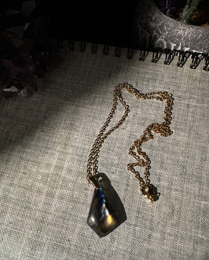 Labradorite necklace (b1)