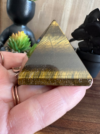 Gold Tiger Eye Pyramid 86g