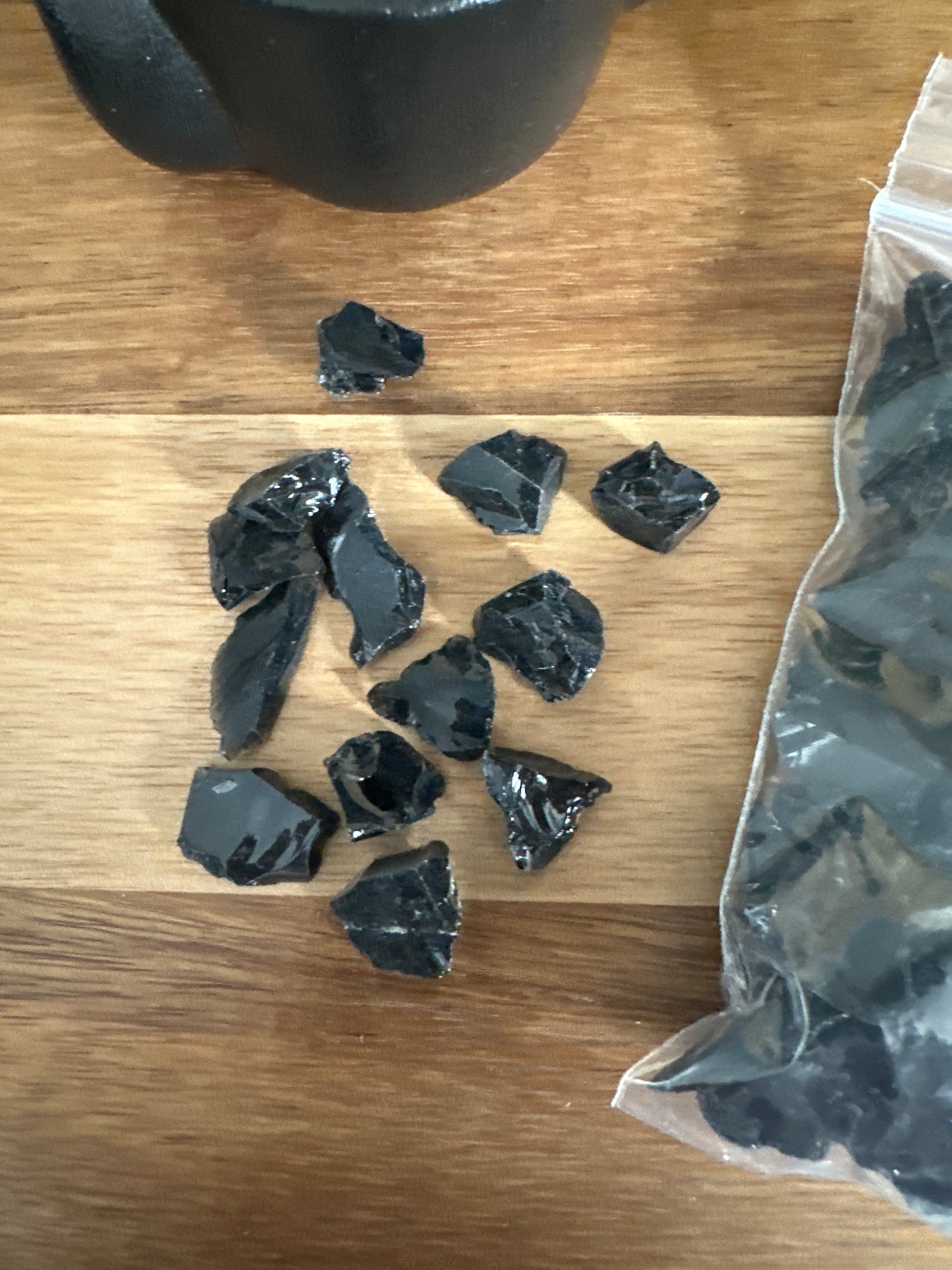 Raw Black Obsidian chips 100g