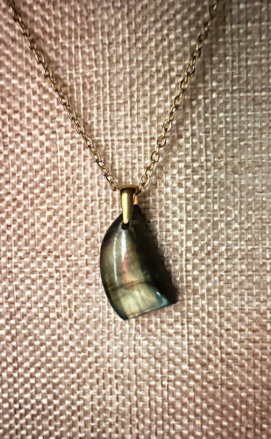Labradorite necklace (b2)