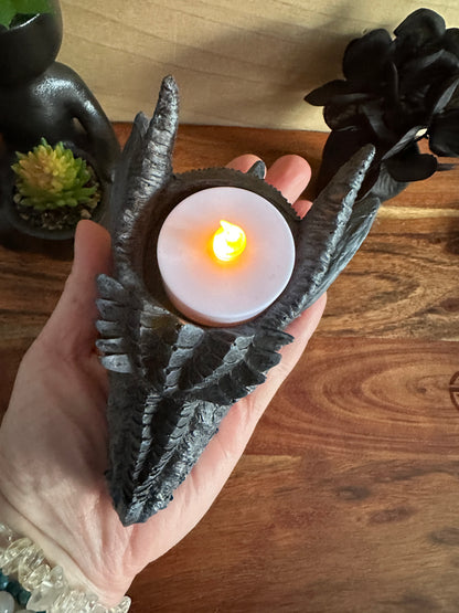 Polyresin Dragon T-lite candle holder