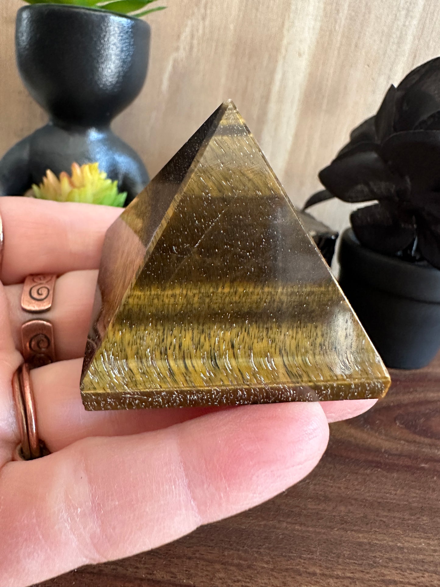 Gold Tiger Eye Pyramid 86g