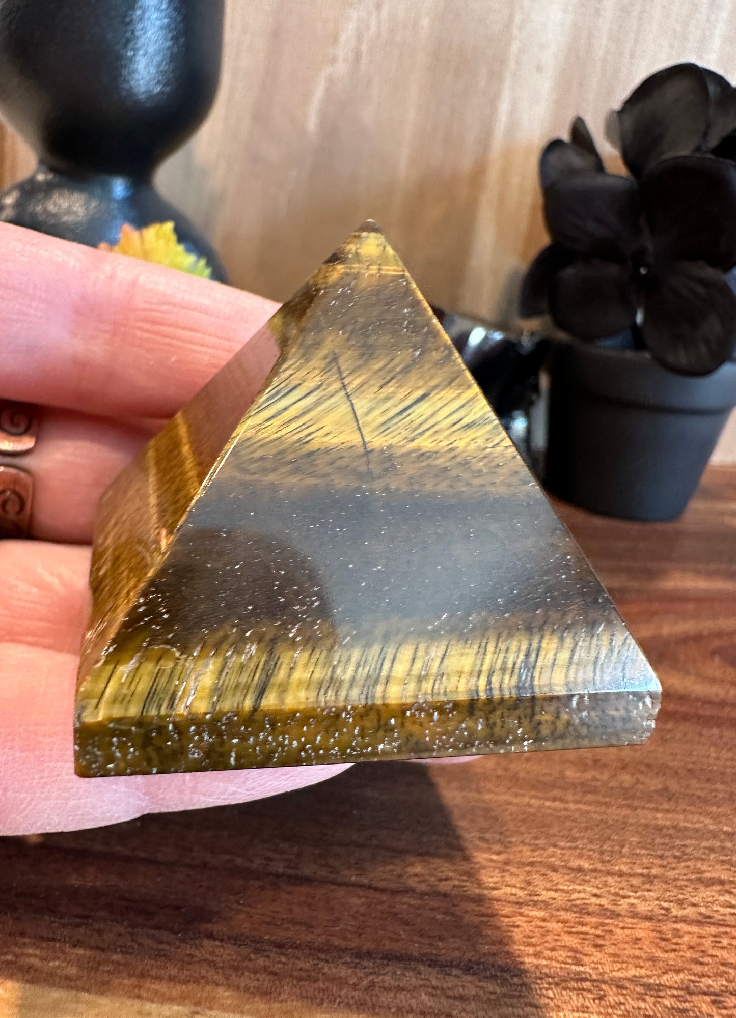 Gold Tiger Eye Pyramid 86g