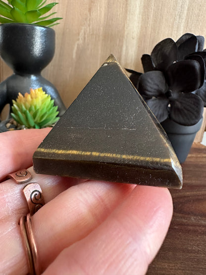 Gold Tiger Eye Pyramid 110g