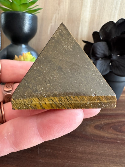 Gold Tiger Eye Pyramid 110g