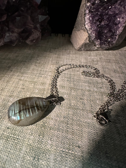 Labradorite necklace (b3)