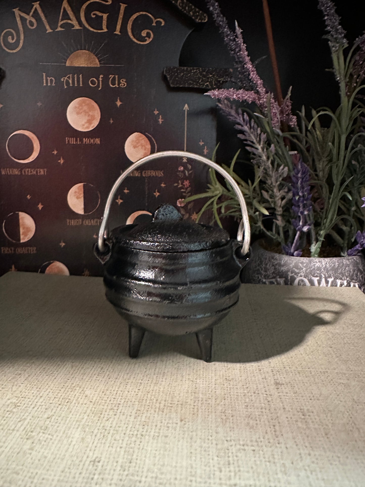 Mini Baby Cauldron cast iron
