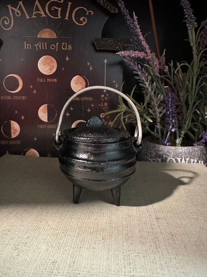 Mini Baby Cauldron cast iron